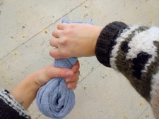 wring gesture_ari_small